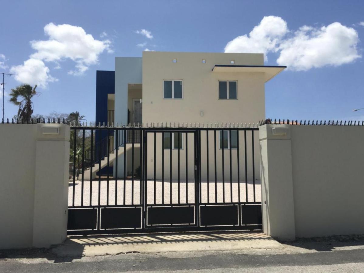 Andira Apartments Вилемстад Екстериор снимка